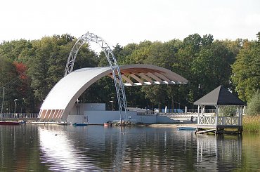 Amfiteatr na wodzie- Miedwie 2007r. #jezioro #Miedwie #amfiteatr