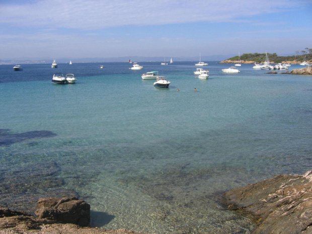 Ostatni dzien lata na cudownej wyspie Porquerolles.Trudno uwierzyc ze jestesmy jeszcze w Europie bo wyspa przypomina bardziej tropikalny raj ... #morze #Francja #wyspa #wakacje