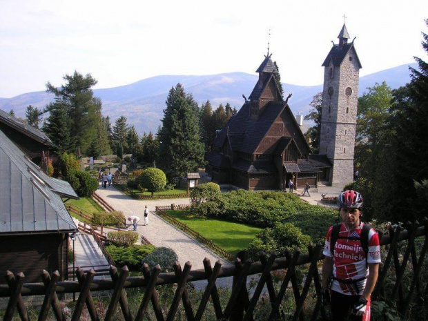 Wyjazd rowerem ze Świdnicy do Karpacza. Łączna długość trasy 160km. Koścół Wang zdobyty.