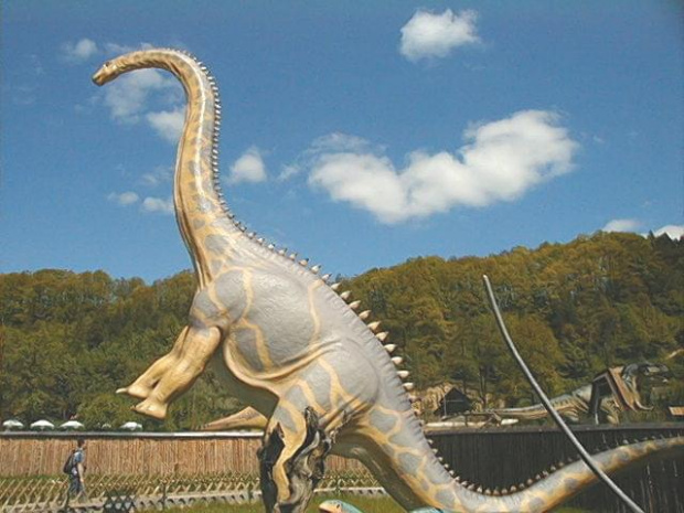 Rekonstrukcje dinozaurów w skali 1:1
