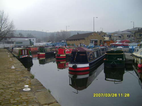 Huddersfield - Narrow Canal . #Huddersfield