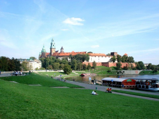 Kraków - chyba najbardziej znany obrazek z Krakowa:) po lewo stoliki do szachów:) był tam kręcony film Vinci