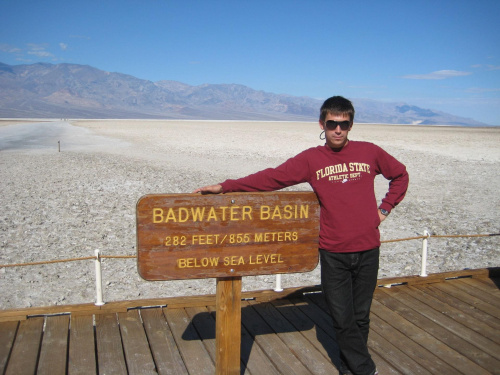 Badwater w Dolinie Śmierci