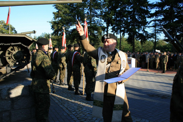 Poświęcenie pomnika.. . #Militaria #Imprezy #Plenerowe