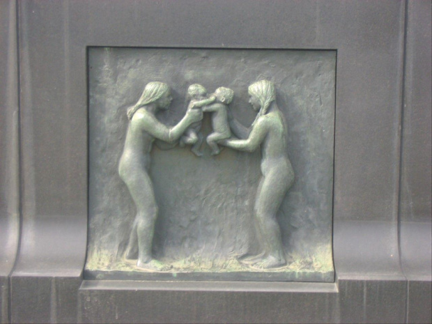 fontanna, płaskorzeźby na bramowaniu #Vigeland