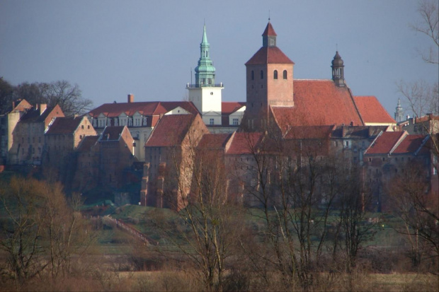 Widok na Grudziadz od drugiej strony Wisły