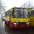 Pogot wraca z akcji ratowania 2102. Tutaj gadu gadu z kierowcą drugiego autobusu na środku ulicy.