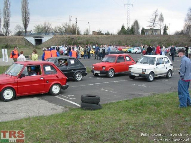 Zorganizowany przez TRS Racing wyścig na torze kartingowym Wyrazów pod Częstochową