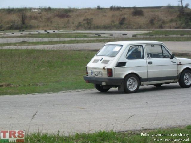 Zorganizowany przez TRS Racing wyścig na torze kartingowym Wyrazów pod Częstochową