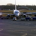 Samolot z Londynu jest w tym czasie obsługiwany #Boeing #Ryanair #PłytaPostojowa #EPLL #LCJ #Lublinek