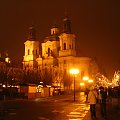 Rynek Starego Miasta z kościołem św. Mikołaja #Praga #Czechy