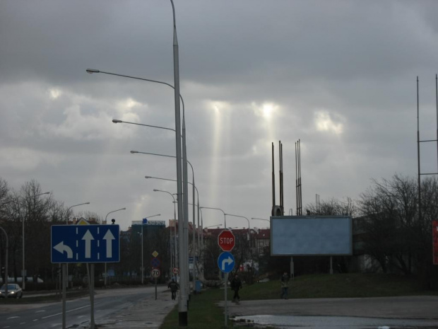 #chmury #olsztyn #wiatr #słońce #światło #niebo #stadion