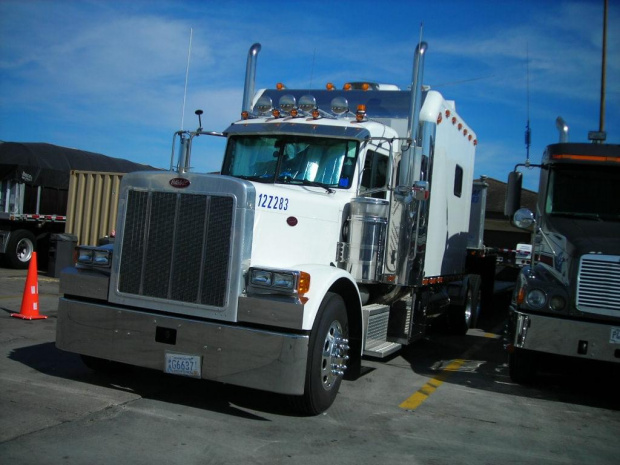 Peterbilt 379