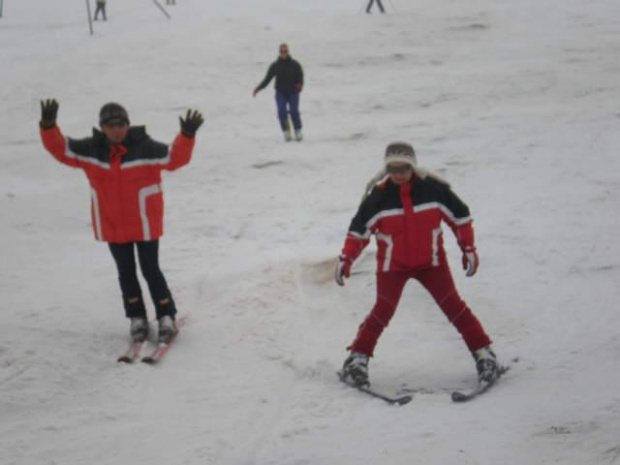 Kochana Mamusia z Zenusiem akcja ze stoku na nartach :)) 02,2007