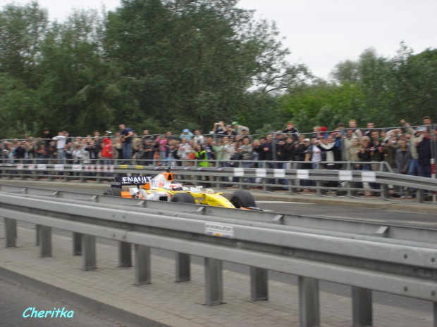 Barwy Renault F1 reprezentowal Heikki Kovalainen