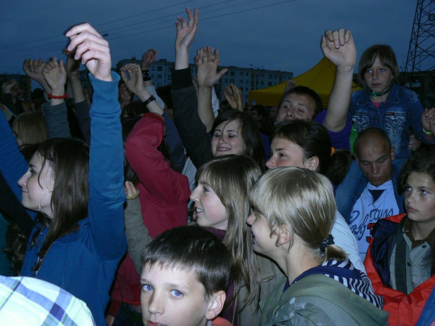 Festym na parkingu Intermarche - koncert zespołów West Ice, Propaganda i Etna