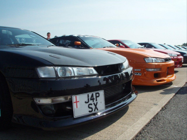 wszytskie japońskie fury i EDC eliminacjia driftingu gdzie Maciek Polody wygrał silverstone 2007
i filmiki http://youtube.com/profile_videos?user=grbrandys #SilverstoneEdcTunning