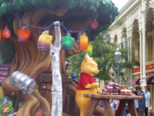 Głowna Parada o godzinie 16. Kubuś Puchatek #Paryż #Disneyland #Park