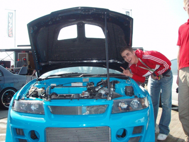 wszytskie japońskie fury i EDC eliminacjia driftingu gdzie Maciek Polody wygrał silverstone 2007
i filmiki http://youtube.com/profile_videos?user=grbrandys #SilverstoneEdcTunning