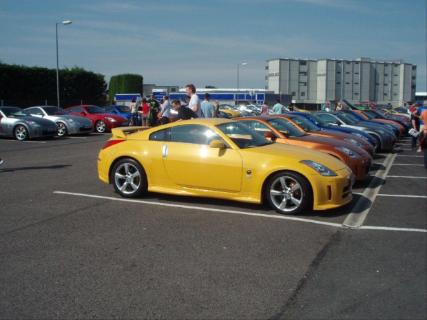 wszytskie japońskie fury i EDC eliminacjia driftingu gdzie Maciek Polody wygrał silverstone 2007
i filmiki http://youtube.com/profile_videos?user=grbrandys #SilverstoneEdcTunning