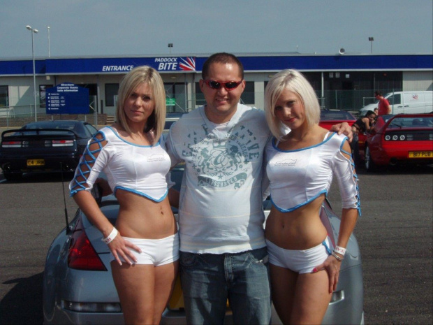 wszytskie japońskie fury i EDC eliminacjia driftingu gdzie Maciek Polody wygrał silverstone 2007
i filmiki http://youtube.com/profile_videos?user=grbrandys #SilverstoneEdcTunning