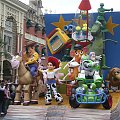 Głowna Parada o godzinie 16. Toystory #Paryż #Disneyland #Park