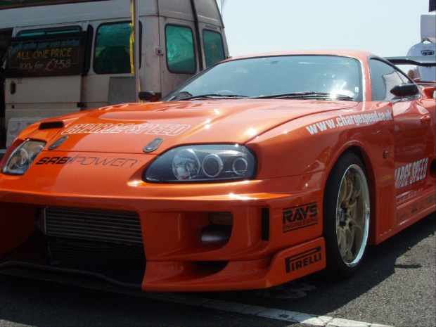 wszytskie japońskie fury i EDC eliminacjia driftingu gdzie Maciek Polody wygrał silverstone 2007
i filmiki http://youtube.com/profile_videos?user=grbrandys #SilverstoneEdcTunning