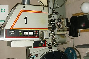 projekcja na dużych szpulach 1800m #kino #gdańsk #neptun #helikon #kameralne #projekcja #projektor #kinotechnika #kinooperator