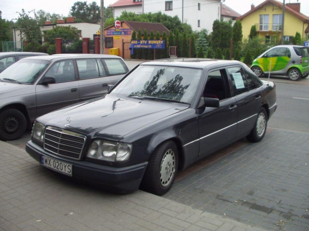 Mój Mercedes - w124 , 2.3 benzyna,automat 138KM , 1987 r. bezwypadkowy . Przerobiony na e-klasse