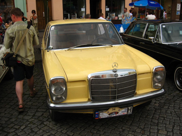 Zdjęcia ze Zjazdu Klasycznych i Zabytkowych Mercedesów - Leszno, 09.06.2007 #Mercedes #Benz #klasyk #samochód #auto #automobil #klub #rynek #Leszno