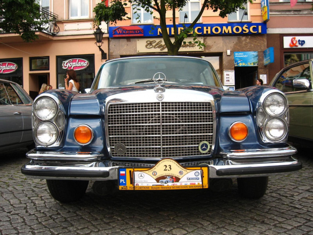 Zdjęcia ze Zjazdu Klasycznych i Zabytkowych Mercedesów - Leszno, 09.06.2007 #Mercedes #Benz #klasyk #samochód #auto #automobil #klub #rynek #Leszno