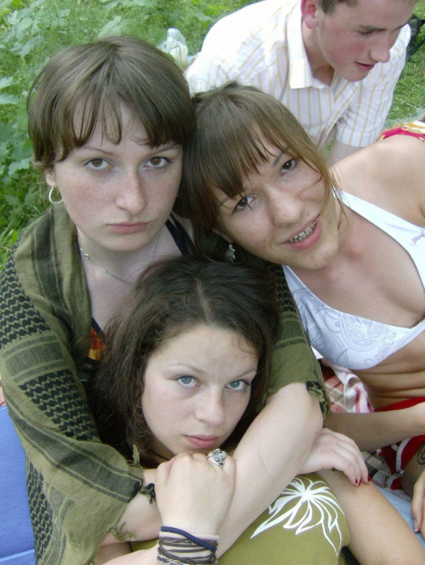 9.06.07 - wypad do Puszczykowa ^^ na fotce: Paulyna, Olka i Monia :) #Puszczykowo