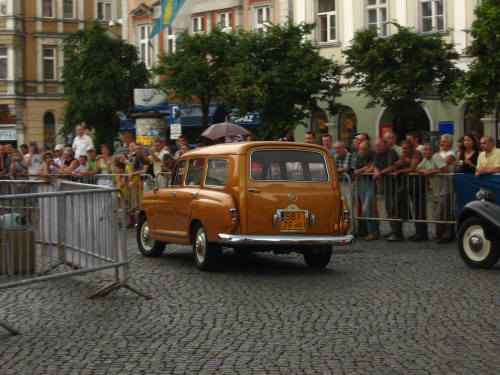Zdjęcia ze Zjazdu Klasycznych i Zabytkowych Mercedesów - Leszno, 09.06.2007