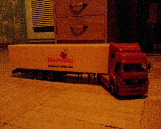 Model mercedes atego