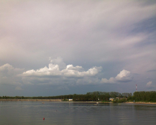 Z niewinnych chmurek zrobiła się burzowa atmosfera... Zalew Sulejowski, widok z molo.. #zalew #tomaszów