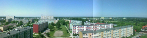Zrobiłem panoramę widoku z okna, ale zgieła mi się w kieszeni i dlatego po prawej stronie widać zgięcie ;-))) #bloki #tomaszów