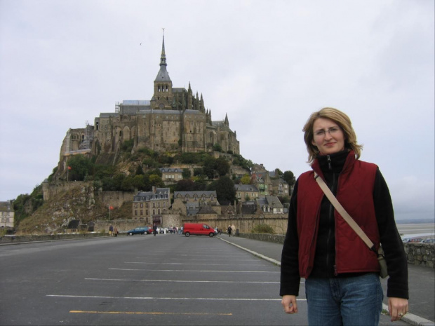 Mont St. Michel - klasztor położony na skale w zatoce, często otoczony morzem, z uwagi na przypływy - położony na granicy Bretanii i Normandii - Paryż - wrzesień 2005 #Paris #Paryż #WieżaEiffla #Wersal #Luwr #SaintMichel #Chambord #Ambois