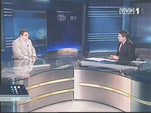 Specjalne wydanie "Wiadomości" TVP 7 stycznia 2007 roku - abp Stanisław Wielgus rezygnuje z urzędu metropolity warszawskiego, ingres zatrzymany. Prowadzi Marcin Leśkiewicz. www.TVPmaniak.pl