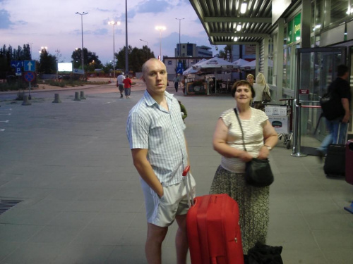 Z mamą na lotnisku w Warszawie #Anglia