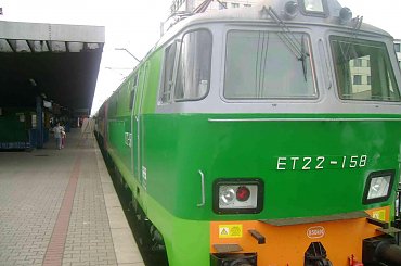 ET 22-158 prezentowany na Dniach Techniki Kolejowej w Katowicach #ET22 #kolej #lokomotywa #rekin #dworzec #katowice