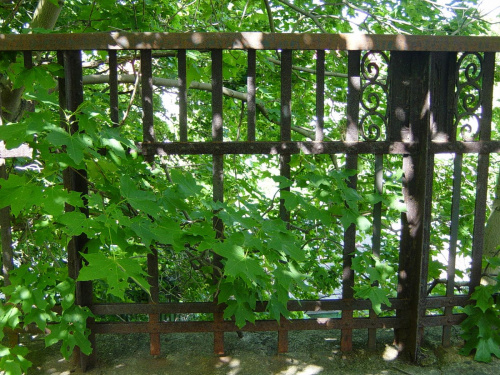 Barierka wiaduktu przy Polanki/ Chrzanowskiego. Stan z 2004 r.